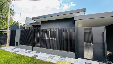 Casa 2 dormitorios en venta Bolivar Y Rio De Janeiro - Pueblo Esther, Pueblo Esther. CHO7119103 Crestale Propiedades