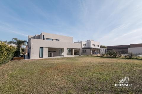 Casa 3 dormitorios en venta Cadaques Funes Hills, Funes. CHO7129890 Crestale Propiedades