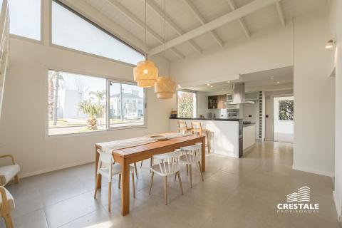 Casa 3 dormitorios en venta Funes Hills Miraflores, Funes. CHO7140829 Crestale Propiedades