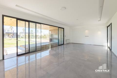 Casa 4 dormitorios en venta Puerto Roldán , Roldan. CHO7140917 Crestale Propiedades