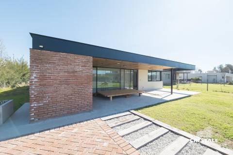 Casa 4 dormitorios en venta Puerto Roldán , Roldan. CHO7140917 Crestale Propiedades