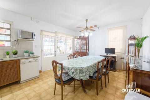 Casa 2 dormitorios en venta Moreno 3200, Rosario. CHO7194464 Crestale Propiedades