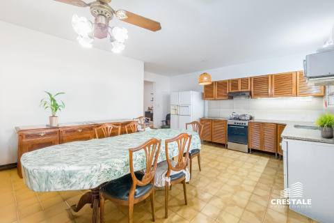 Casa 2 dormitorios en venta Moreno 3200, Rosario. CHO7194464 Crestale Propiedades