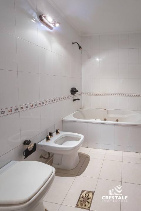 Casa 6 dormitorios en venta Garay Y Moreno, Rosario. CHO7198789 Crestale Propiedades
