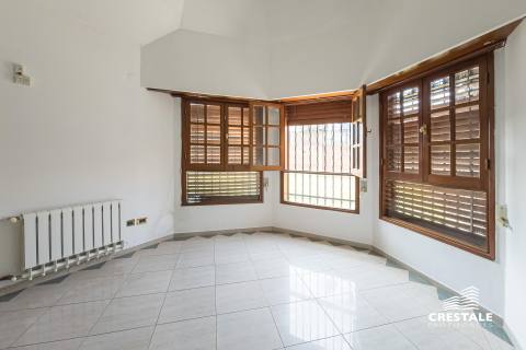 Casa 6 dormitorios en venta Garay Y Moreno, Rosario. CHO7198789 Crestale Propiedades