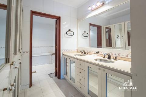 Casa 6 dormitorios en venta Garay Y Moreno, Rosario. CHO7198789 Crestale Propiedades