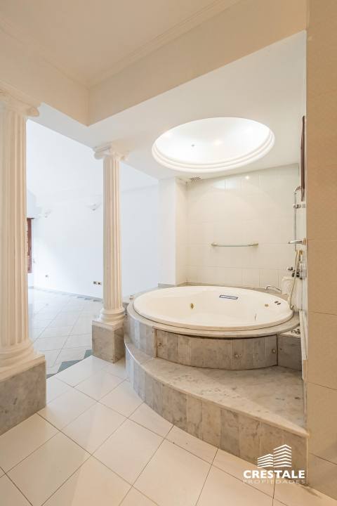 Casa 6 dormitorios en venta Garay Y Moreno, Rosario. CHO7198789 Crestale Propiedades