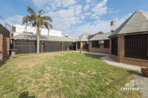 Casa 6 dormitorios en venta Garay Y Moreno, Rosario. CHO7198789 Crestale Propiedades