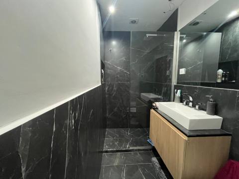 Departamento de pasillo 2 dormitorios en venta Buenos Aires 1300, Rosario. CPH7202724 Crestale Propiedades