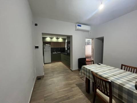 Departamento de pasillo 2 dormitorios en venta Buenos Aires 1300, Rosario. CPH7202724 Crestale Propiedades