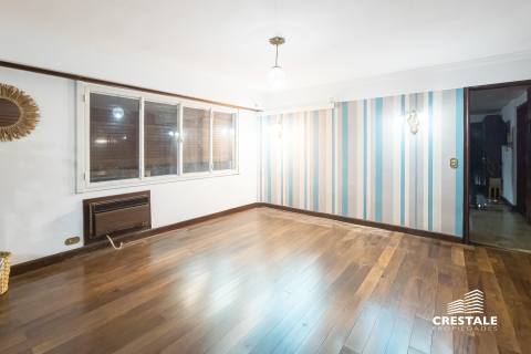 Casa 4 dormitorios en venta Morrison 7600, Rosario. CHO7213318 Crestale Propiedades