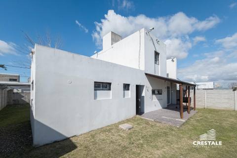 Casa 3 dormitorios en venta Casilda 2300 - Tierra De Sueños 3, Roldán. CHO7250415 Crestale Propiedades