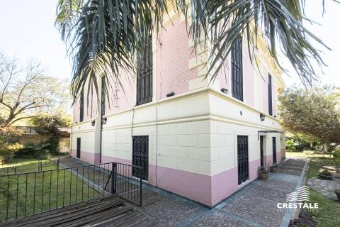 Casa 5 dormitorios en venta Dr. Vila 200, Rosario. CHO7260129 Crestale Propiedades
