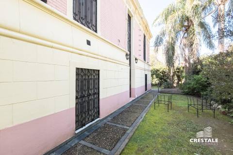 Casa 5 dormitorios en venta Dr. Vila 200, Rosario. CHO7260129 Crestale Propiedades