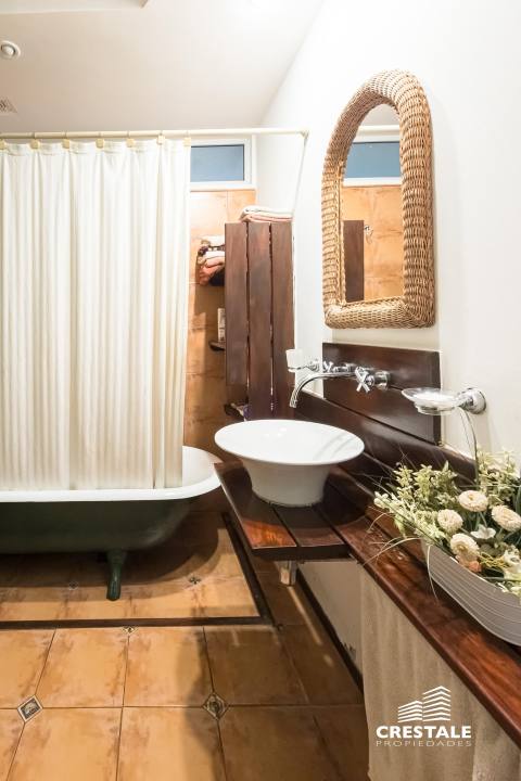 Casa 5 dormitorios en venta Dr. Vila 200, Rosario. CHO7260129 Crestale Propiedades