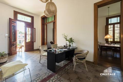 Casa 5 dormitorios en venta Dr. Vila 200, Rosario. CHO7260129 Crestale Propiedades