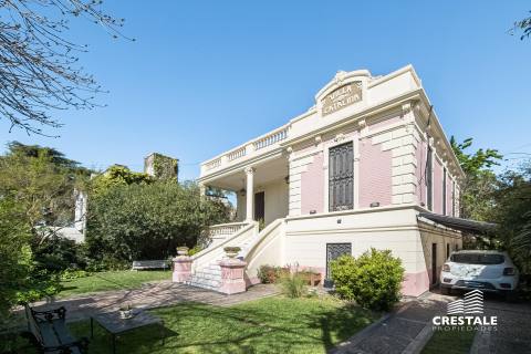 Casa 5 dormitorios en venta Dr. Vila 200, Rosario. CHO7260129 Crestale Propiedades