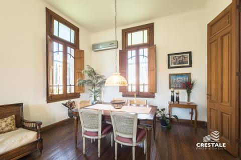 Casa 5 dormitorios en venta Dr. Vila 200, Rosario. CHO7260129 Crestale Propiedades