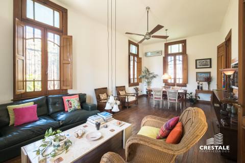 Casa 5 dormitorios en venta Dr. Vila 200, Rosario. CHO7260129 Crestale Propiedades