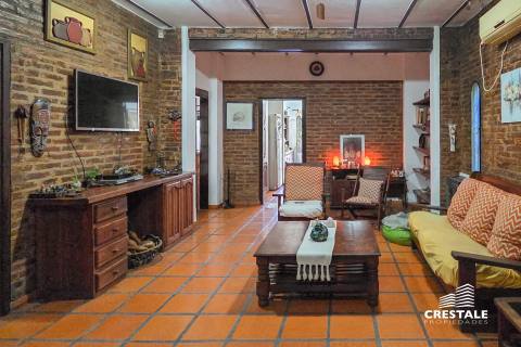 Casa 4 dormitorios en venta Entre Ríos 5400, Rosario. CHO7277410 Crestale Propiedades