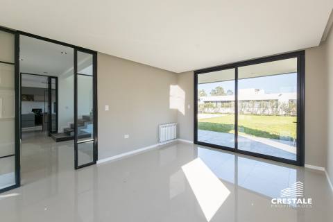 Casa 3 dormitorios en venta Puerto Roldán, Roldan. CHO7307296 Crestale Propiedades