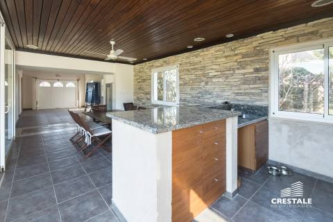 Casa 4 dormitorios en venta Kentucky Club De Campo, Funes. CHO7325414 Crestale Propiedades