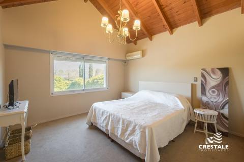 Casa 4 dormitorios en venta Kentucky Club De Campo, Funes. CHO7325414 Crestale Propiedades