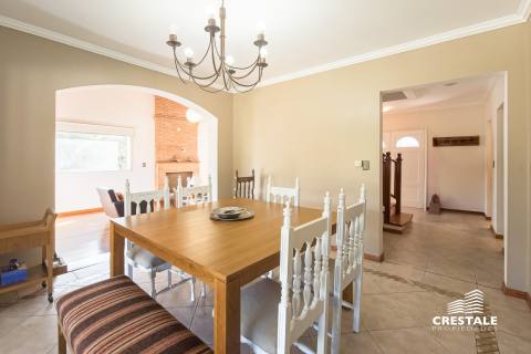 Casa 4 dormitorios en venta Kentucky Club De Campo, Funes. CHO7325414 Crestale Propiedades