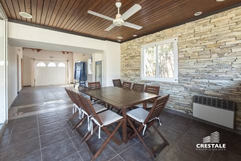 Casa 4 dormitorios en venta Kentucky Club De Campo, Funes. CHO7325414 Crestale Propiedades