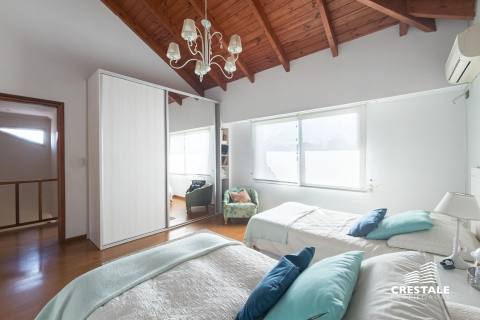 Casa 4 dormitorios en venta Kentucky Club De Campo, Funes. CHO7325414 Crestale Propiedades