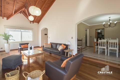 Casa 4 dormitorios en venta Kentucky Club De Campo, Funes. CHO7325414 Crestale Propiedades