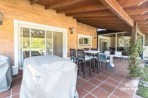 Casa 4 dormitorios en venta Kentucky Club De Campo, Funes. CHO7325414 Crestale Propiedades