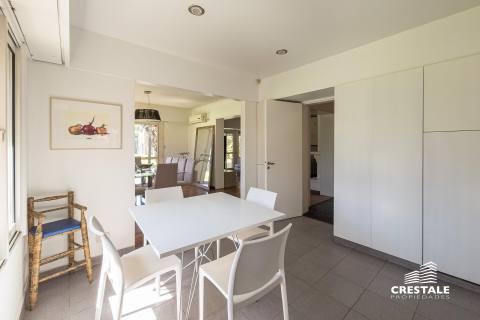 Casa 5 dormitorios en venta Venezuela Y Brassey, Rosario. CHO7363780 Crestale Propiedades