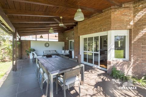 Casa 5 dormitorios en venta Venezuela Y Brassey, Rosario. CHO7363780 Crestale Propiedades