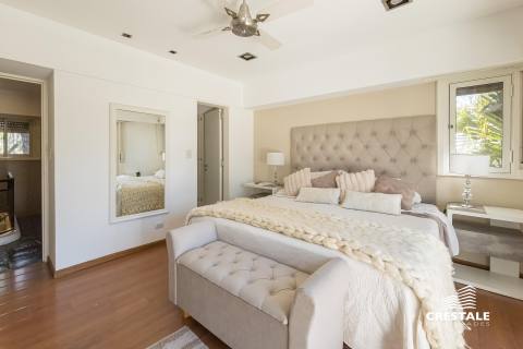 Casa 5 dormitorios en venta Venezuela Y Brassey, Rosario. CHO7363780 Crestale Propiedades