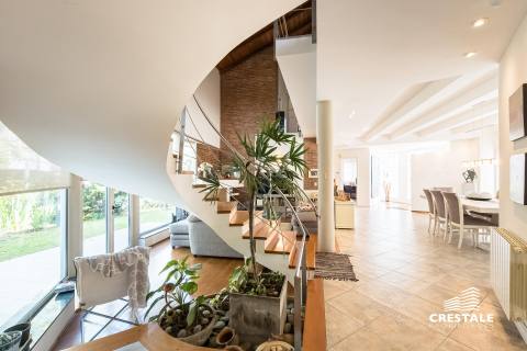Casa 6 dormitorios en venta Kentucky Club De Campo, Funes. CHO7379571 Crestale Propiedades