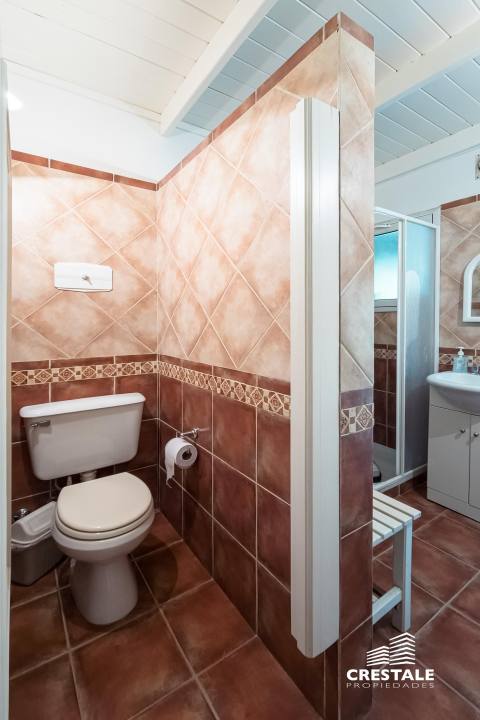 Casa 6 dormitorios en venta Kentucky Club De Campo, Funes. CHO7379571 Crestale Propiedades