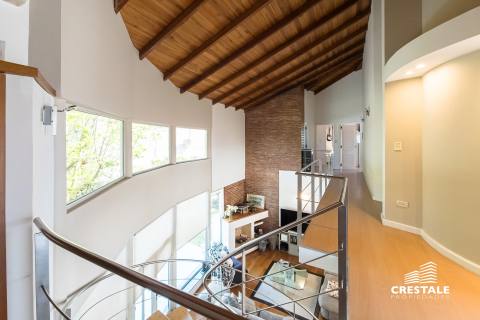 Casa 6 dormitorios en venta Kentucky Club De Campo, Funes. CHO7379571 Crestale Propiedades