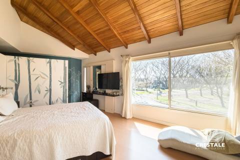 Casa 6 dormitorios en venta Kentucky Club De Campo, Funes. CHO7379571 Crestale Propiedades