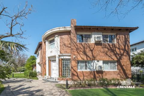 Casa 6 dormitorios en venta Kentucky Club De Campo, Funes. CHO7379571 Crestale Propiedades