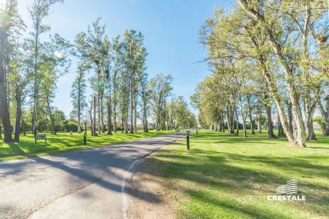 Casa 6 dormitorios en venta Kentucky Club De Campo, Funes. CHO7379571 Crestale Propiedades
