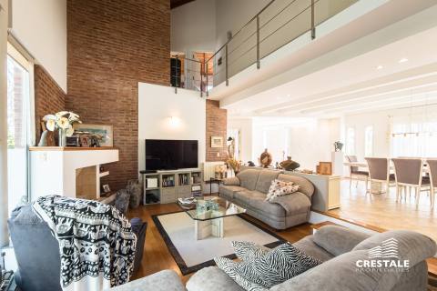 Casa 6 dormitorios en venta Kentucky Club De Campo, Funes. CHO7379571 Crestale Propiedades