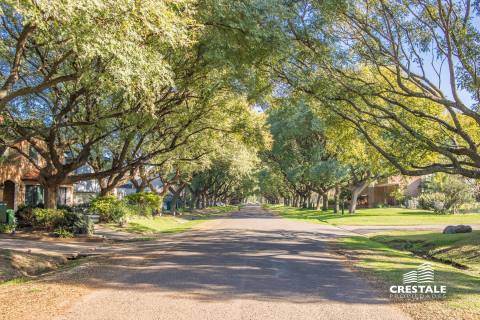 Casa 6 dormitorios en venta Kentucky Club De Campo, Funes. CHO7379571 Crestale Propiedades