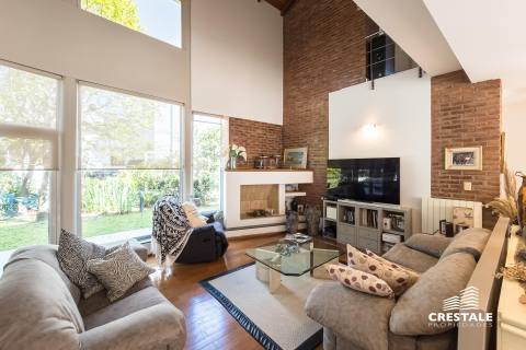 Casa 6 dormitorios en venta Kentucky Club De Campo, Funes. CHO7379571 Crestale Propiedades