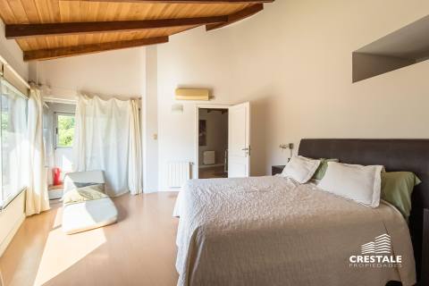 Casa 6 dormitorios en venta Kentucky Club De Campo, Funes. CHO7379571 Crestale Propiedades