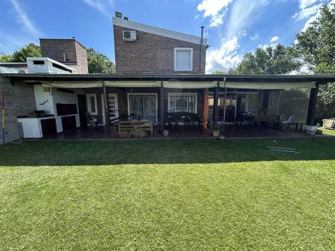 Casa 3 dormitorios en venta Zuloaga 1700, Funes. CHO7501981 Crestale Propiedades