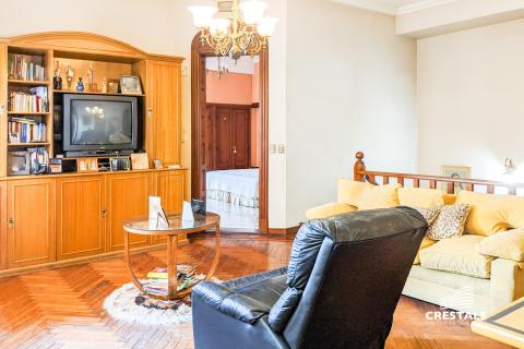 Casa 4 dormitorios en venta Rosario, ALVEAR y MENDOZA. Cod CHO714702 Crestale Propiedades
