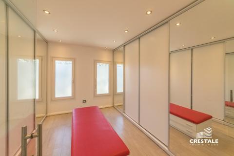 Casa 4 dormitorios en venta Funes, San Sebastián. CHO5163239 Crestale Propiedades